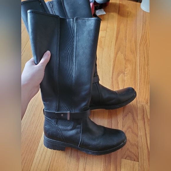 Clarks Shoes - Clarks womens black boots size 9